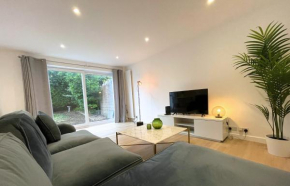Contemporary-styled 3-Bed House